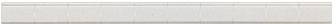 Un long socle rectangulaire blanc et étroit, sans détails ni motifs visibles.