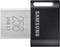 Clé USB noire portant l'inscription 'Samsung' et d'une capacité de stockage de 256 Go USB 3.1 sur sa partie argentée.