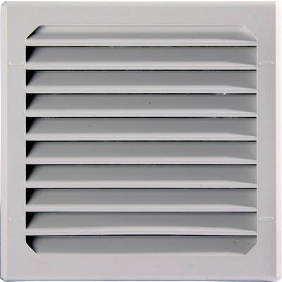 Un couvercle de ventilation carré, blanc, avec des lamelles horizontales uniformément disposées pour l'aération.