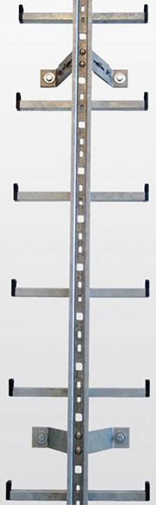 Rail métallique avec des crochets latéraux, probablement utilisé pour fixer des objets sur une surface verticale.