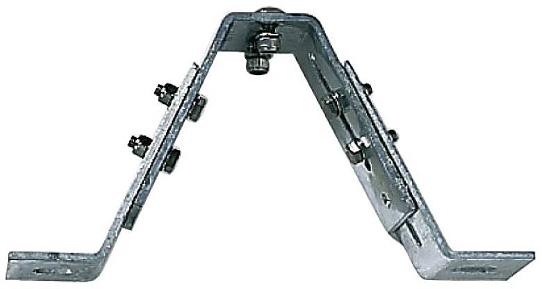Support d'angle métallique, symétrique, en forme de L, fixé avec des vis et des écrous. Adapté aux applications de montage dans le domaine de la construction.