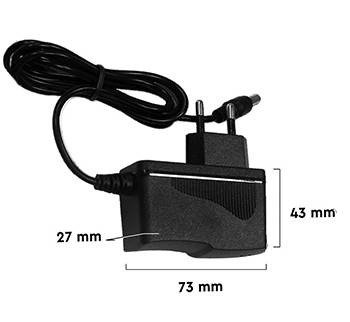 Chargeur noir de 73 mm de long, 43 mm de haut et 27 mm de profondeur. Comprend un câble et une fiche bipolaire.