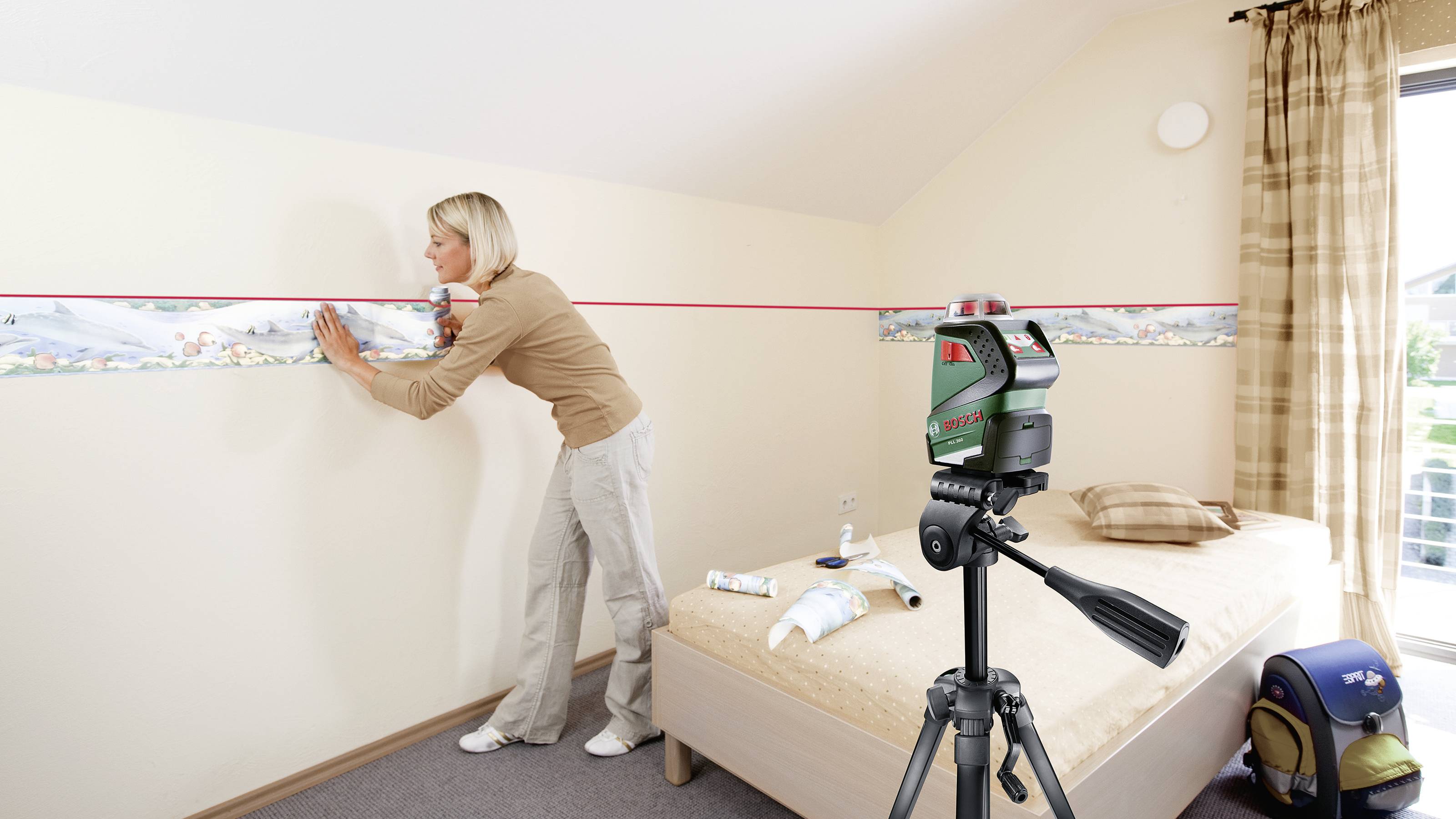 Bosch Home and Garden UniversalLevel 360 Set TT150 Laser en croix avec trépied, avec sacoche, autonivelant Portée (max.)-4