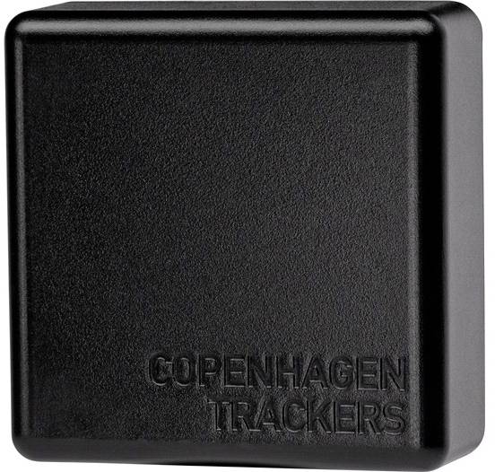 Traceur GPS noir, carré, portant l'inscription « Copenhagen Trackers ».