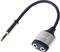 Un adaptateur audio noir avec une fiche jack de 3,5 mm et deux ports permettant de connecter deux casques à un même appareil.