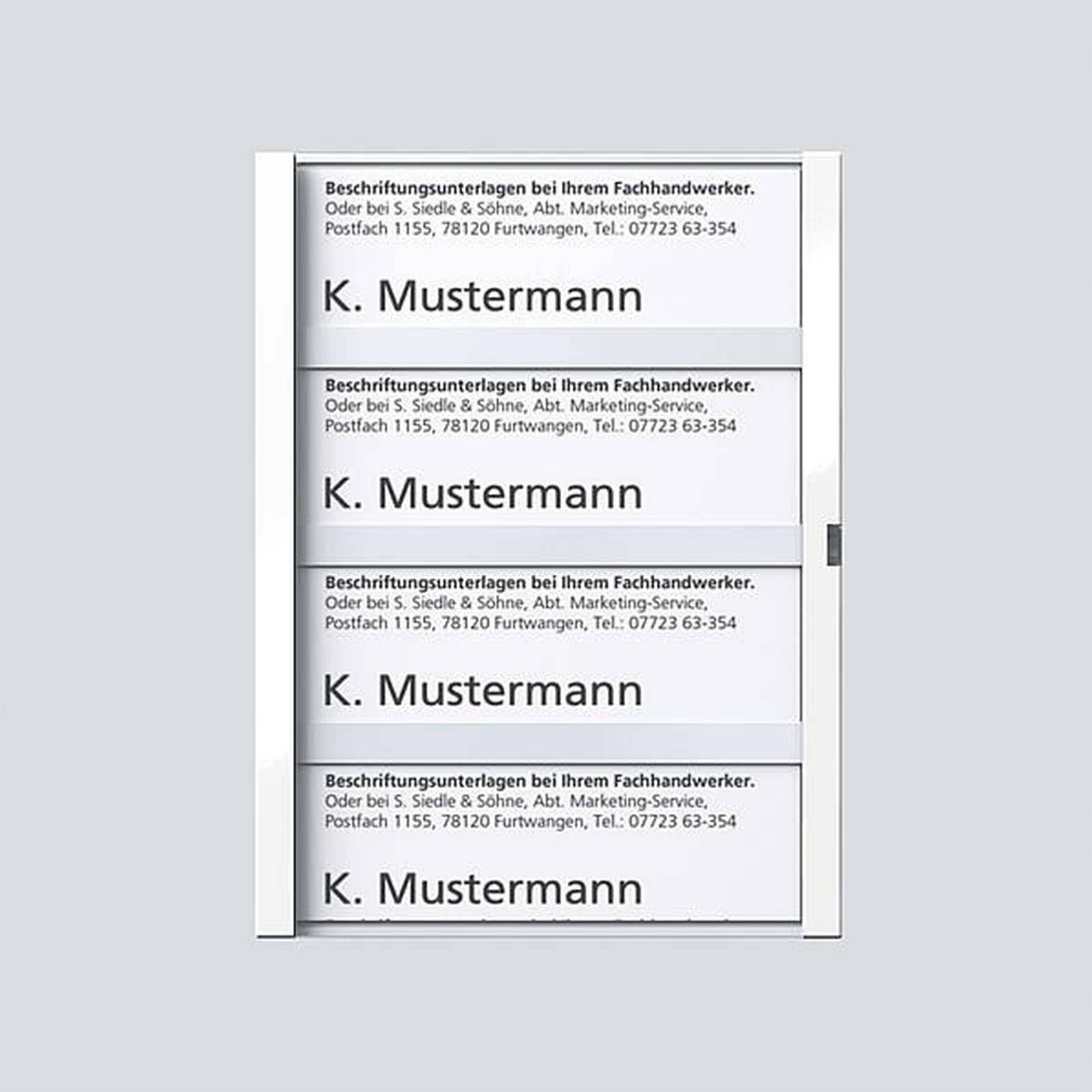 Page d'annuaire téléphonique avec cinq entrées identiques pour « K. Mustermann ». Les détails tels que l'adresse et le numéro de téléphone sont imprimés en plus petit.