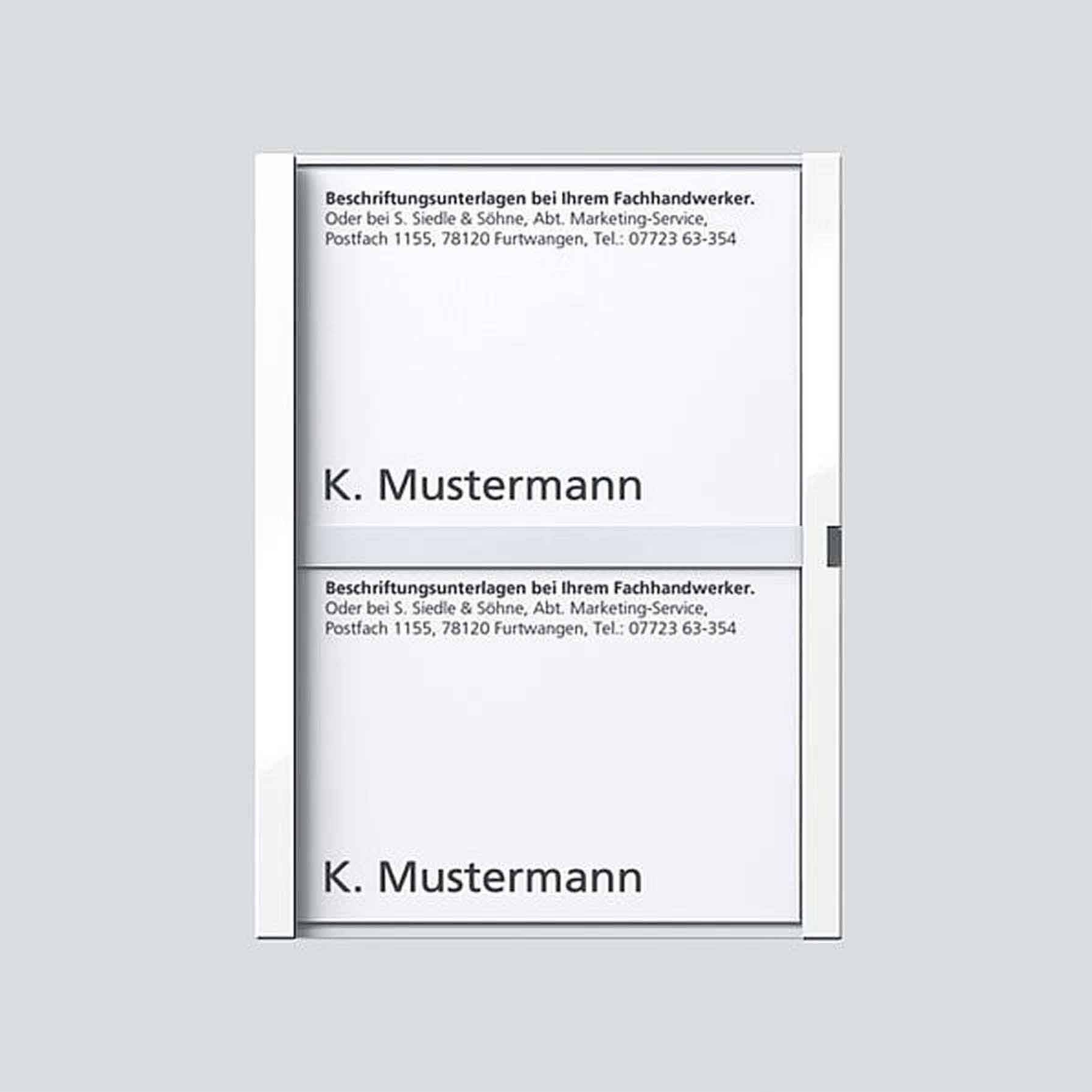 Une boîte aux lettres au nom de 'K. Mustermann' avec une indication relative aux documents de marquage chez un artisan spécialisé.