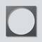 Un cadre carré gris avec un cercle découpé rond au centre sur un fond gris clair.