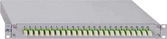 Module de distribution optique avec 24 ports, chacun numéroté avec des emplacements marqués en vert pour les câbles à fibre optique.