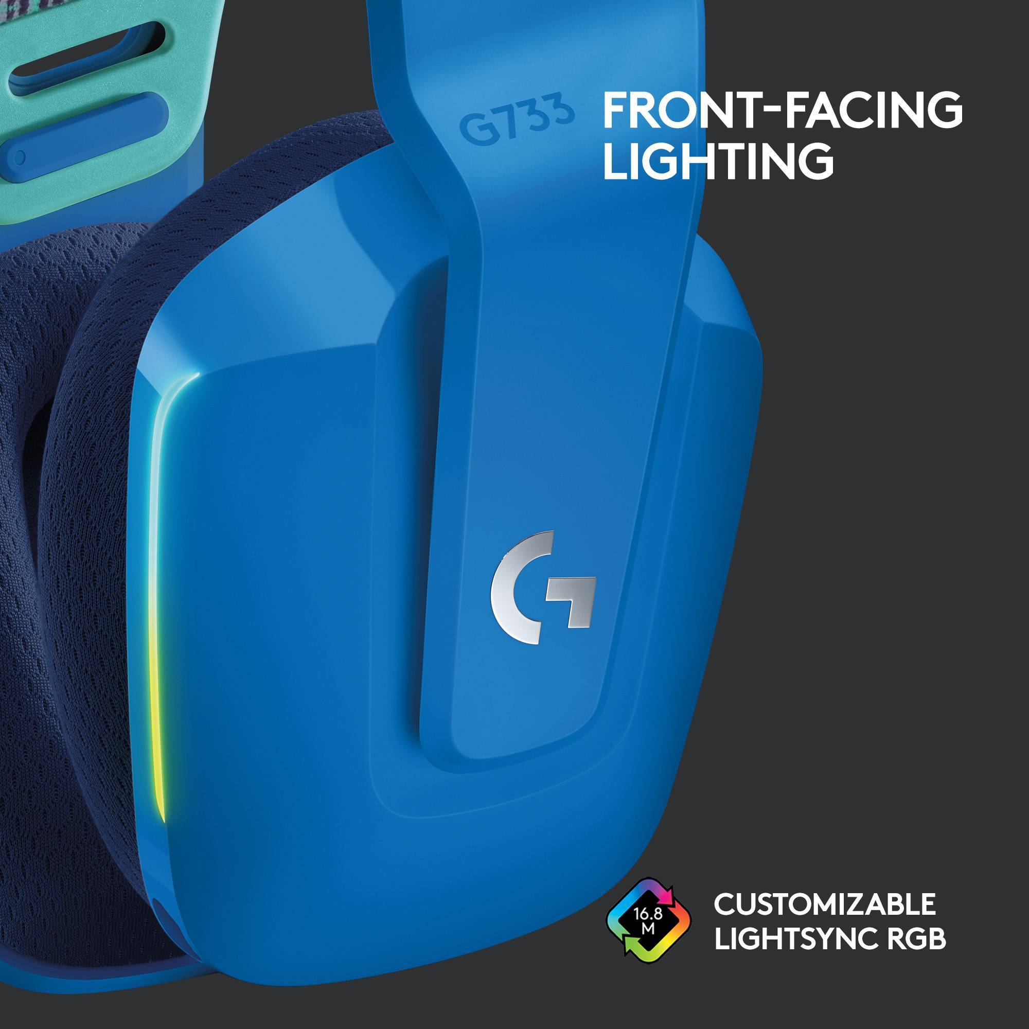 Un casque gaming bleu portant l'inscription 'G733' et 'ÉCLAIRAGE ORIENTÉ VERS L'AVANT', à côté d'un logo indiquant 'LIGHTSYNC RGB PERSONNALISABLE'.