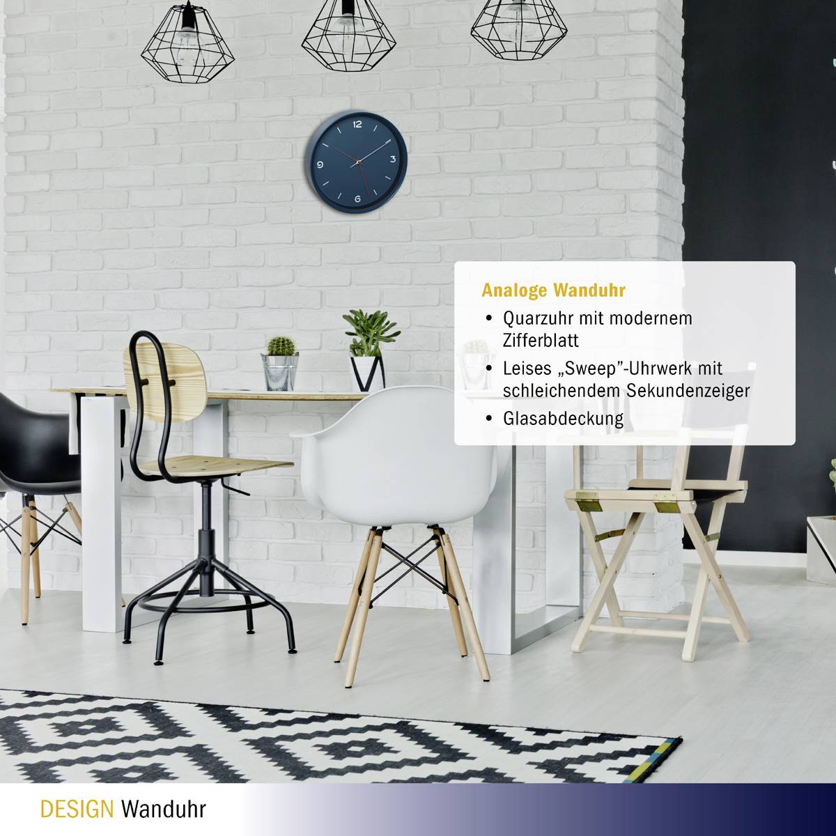 Cuisine moderne avec table en bois et mélange de chaises blanches et noires, catalogue d'horloges murales 'Horloge murale analogique' avec détails sur l'horloge.