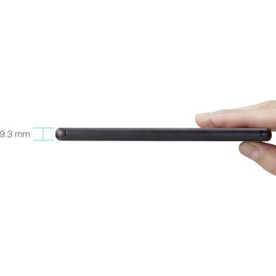Un smartphone est tenu sur le côté pour montrer son épaisseur de 9,3 mm.