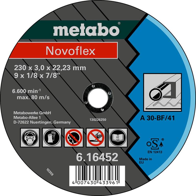 Étiquette produit sur un disque de coupe Metabo Novoflex, montrant les dimensions 230 x 3,0 x 22,23 mm, vitesse maximale 6 600 tr/min et icônes de sécurité.