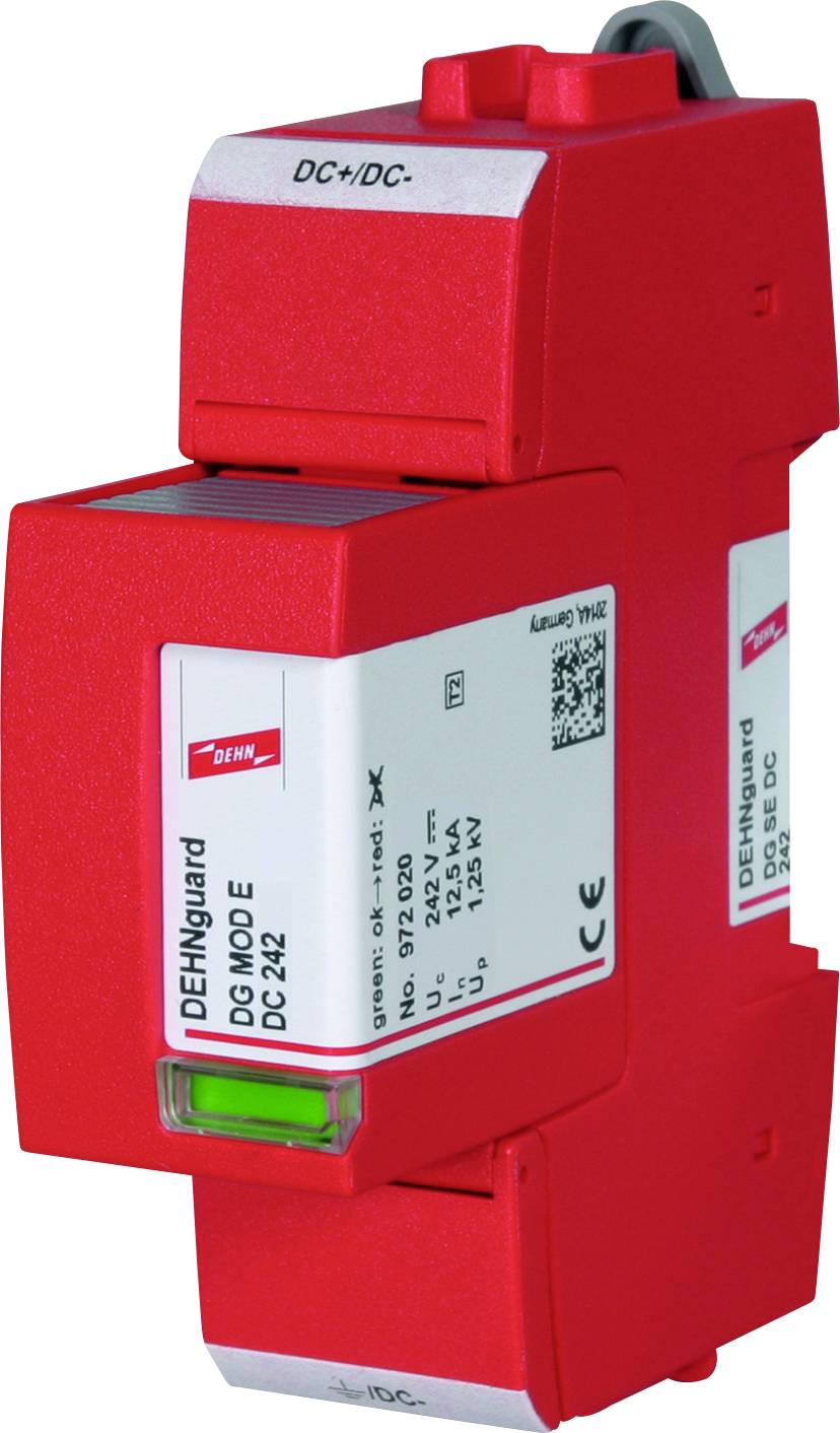 Un dispositif de protection électrique rouge portant l'inscription 'DEHNguard DGM O2 E DC 22' avec des spécifications techniques sur une étiquette.