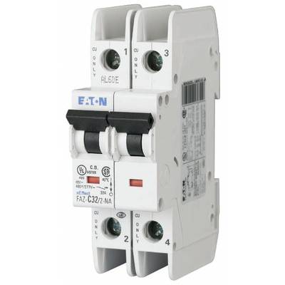 Disjoncteur double de la marque Eaton, adapté pour 32 ampères, avec interrupteur de protection et scellés de contrôle sur la face avant.