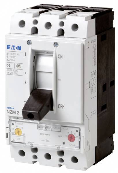 Un disjoncteur tripolaire Eaton, modèle NZM 2, adapté pour des tensions jusqu'à 690V AC, avec des positions de commutation 'Marche' et 'Arrêt'.