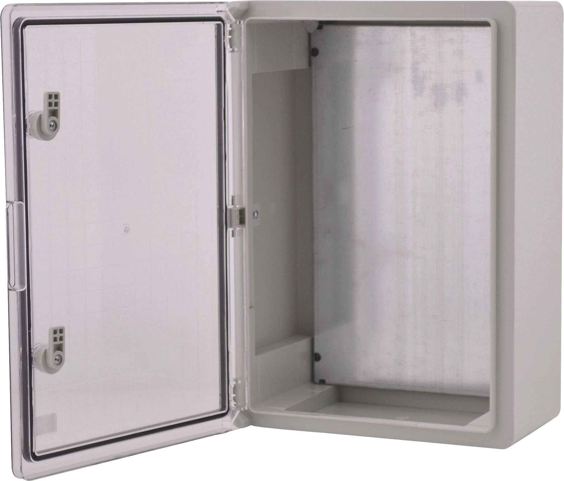 Une prise électrique grise ouverte, sans câbles visibles à l'intérieur, montée sur un mur.