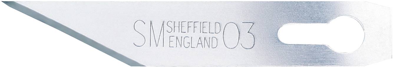 'SM Sheffield England 03' est gravé sur une lame brillante. À gauche, la lame se termine en pointe, à droite se trouve un trou ovale.