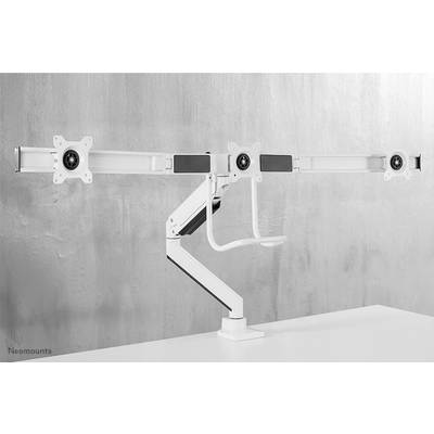Support de moniteur à trois bras fixé sur un bureau, adapté à plusieurs écrans. Couleur blanche, design minimaliste.
