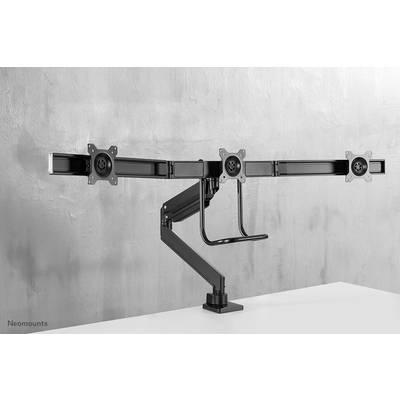 Support de moniteur pour trois écrans, en métal noir, fixé à une table, offrant flexibilité et économie d'espace au bureau.