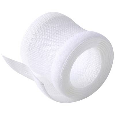Un rouleau de papier toilette avec un motif texturé, partiellement déroulé, sur un fond blanc.