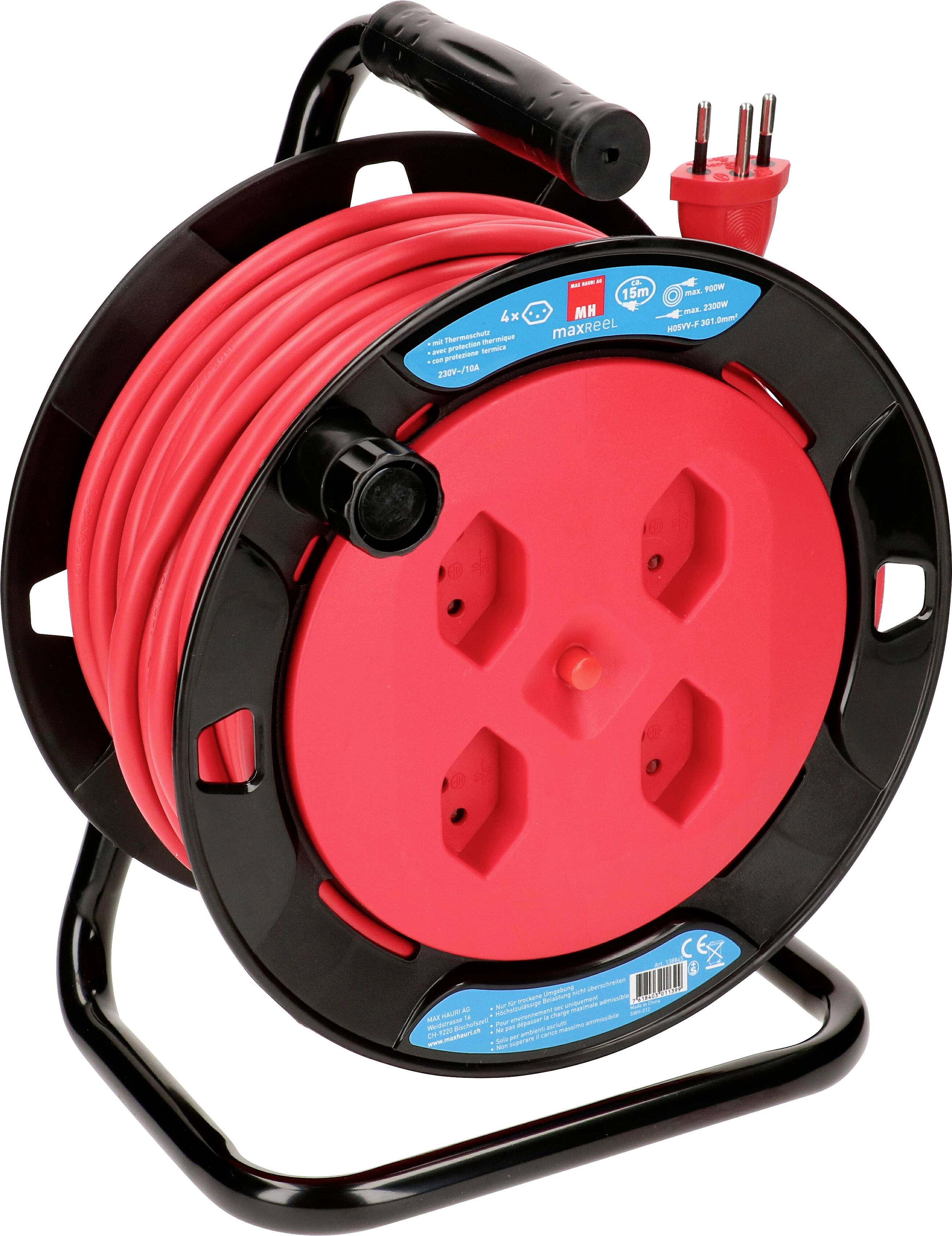Enrouleur de câble rouge avec poignée et cadre noirs, enroulé avec un câble électrique et une prise. Pour l'alimentation électrique et l'organisation des câbles.