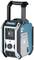 Un poste de radio portable de chantier en bleu et noir avec fonction Bluetooth, boîtier robuste, grande poignée et touches de commande à l'avant.