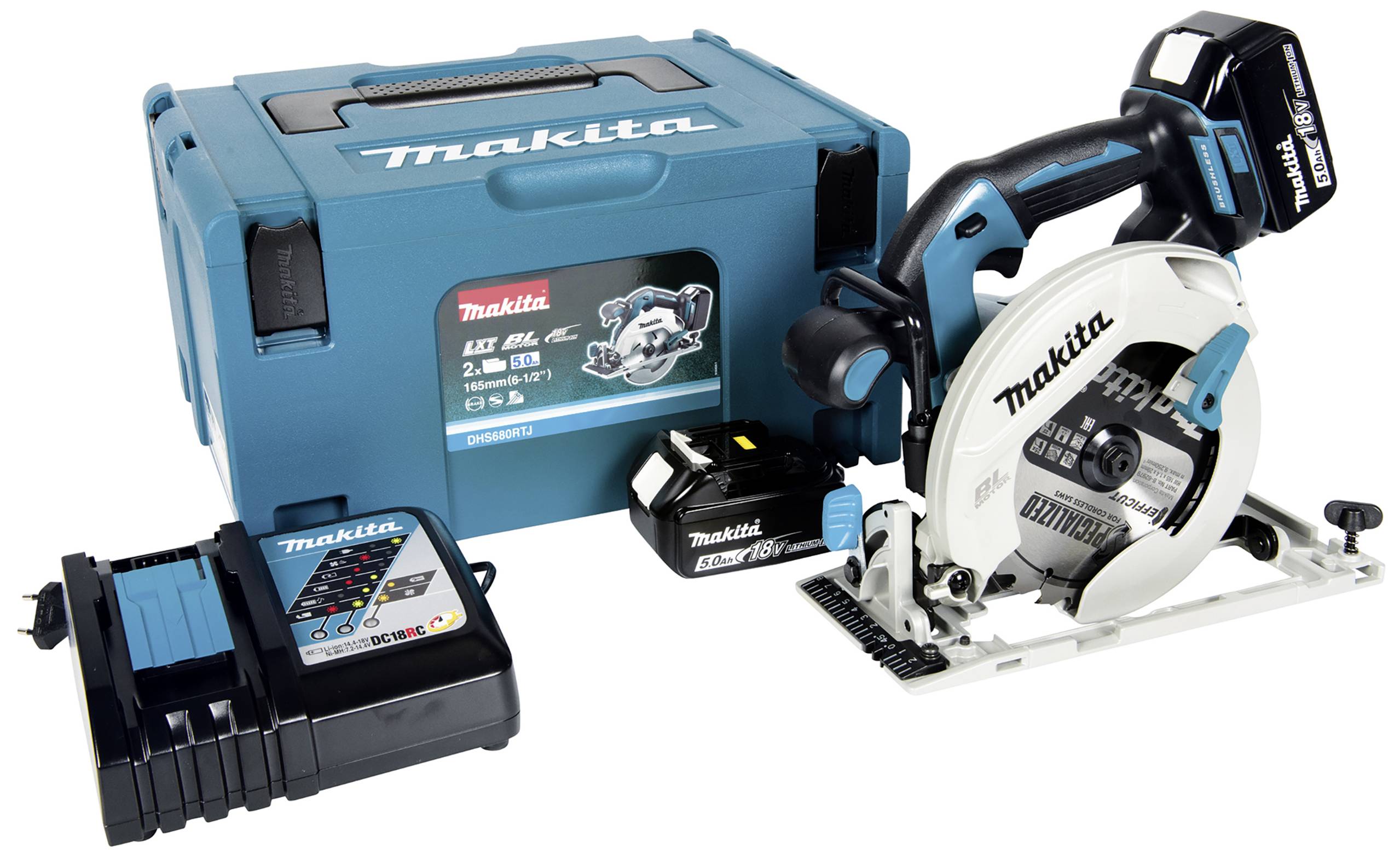 Scie circulaire portative à batterie de Makita, livrée avec chargeur et mallette de transport, adaptée pour la coupe précise du bois et d'autres matériaux.