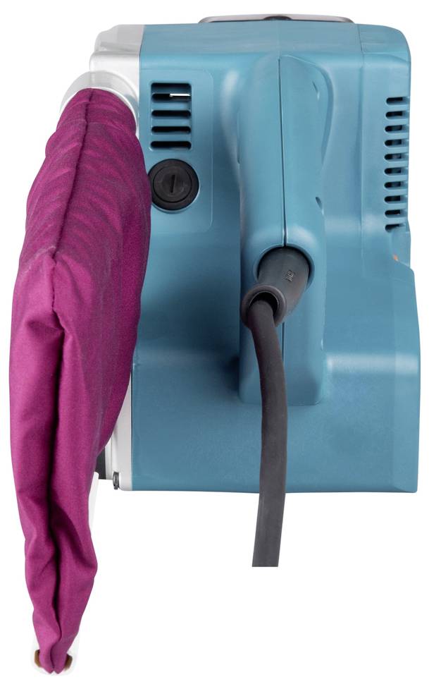 Un outil électrique portable de couleur turquoise avec un cordon et un sac à poussière rose, vu de côté.