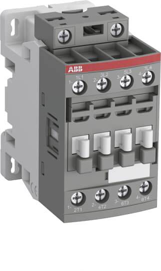 Un contacteur électrique avec plusieurs bornes de connexion, utilisé pour commander des circuits électriques dans des applications industrielles.