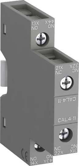Un module de relais électrique gris avec des bornes à vis, portant les étiquettes '13X NO', '21X NC', '33X NO', '43X NC' visible.