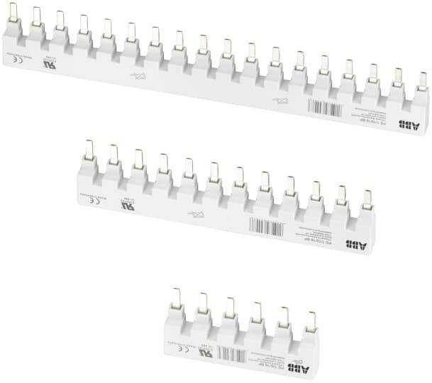 Trois rails de distribution blancs de différentes longueurs, équipés de plusieurs contacts métalliques, pour les connexions électriques dans les armoires électriques.