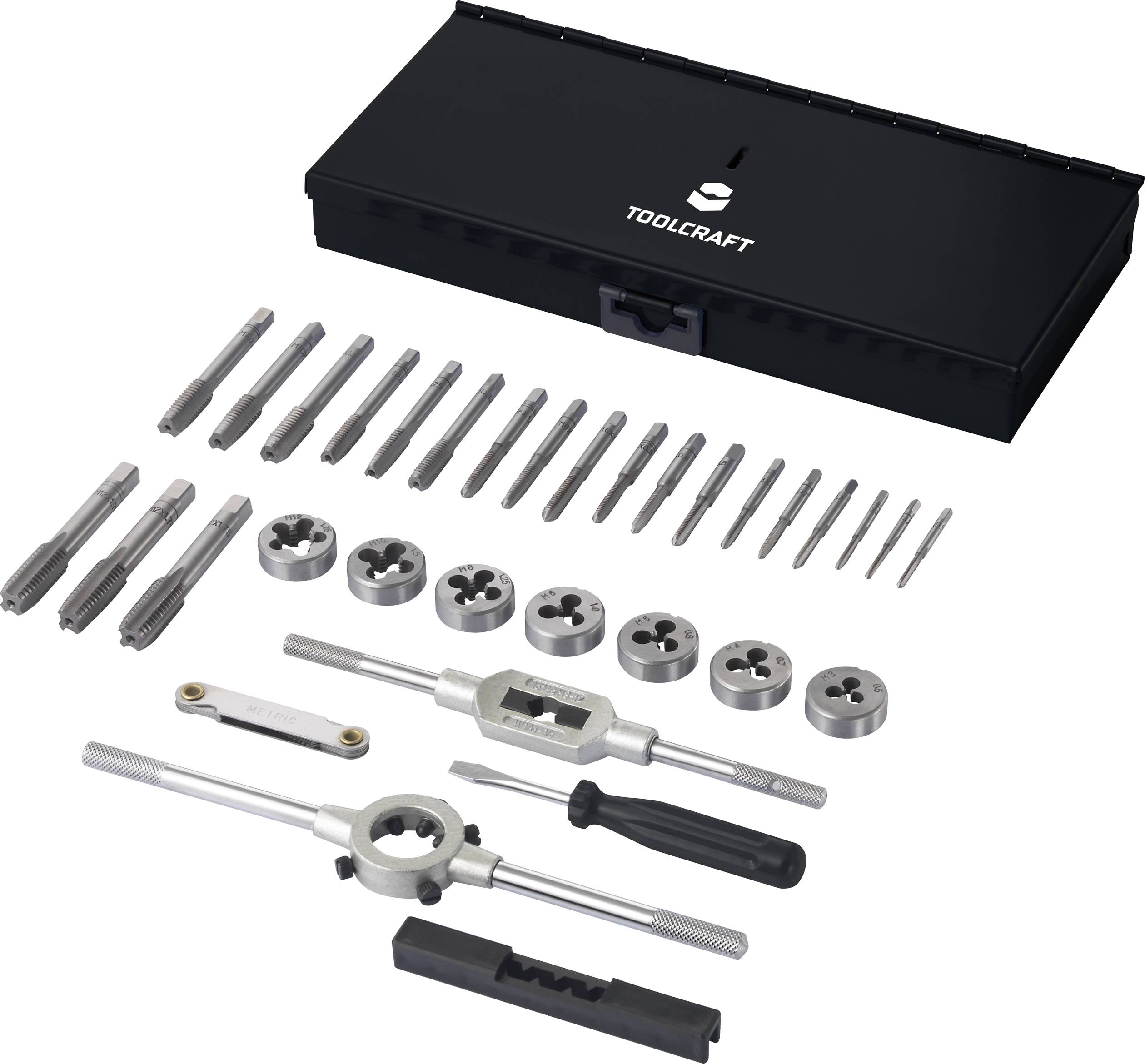 Boîte à outils contenant un ensemble de tarauds, comprenant des filières, des tarauds et un levier, sur fond blanc.