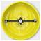 Une pièce mécanique industrielle jaune et ronde, avec des composants mécaniques et une tige centrale noire, vue de dessus.