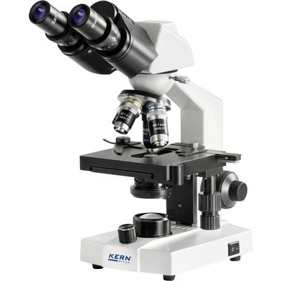 Un microscope optique blanc à deux oculaires et plusieurs objectifs, adapté aux examens de laboratoire.