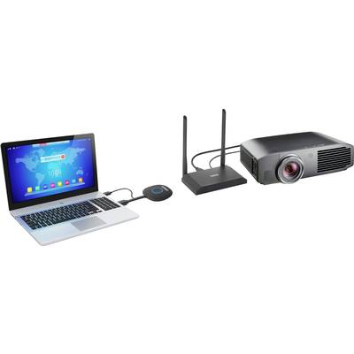 Un ordinateur portable, un dongle de présentation sans fil, un routeur et un projecteur sont connectés et prêts pour la présentation.