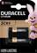 Deux piles Duracell au lithium 2CR5 dans un emballage avec le lapin rose Duracell et l'inscription 'Long Lasting Power Guaranteed'.