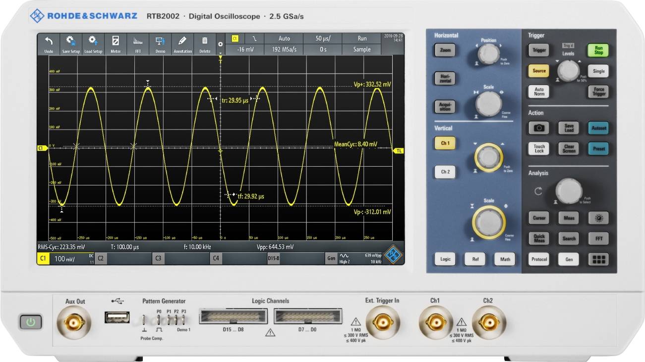 Un oscilloscope numérique affiche une forme d'onde sinusoïdale jaune sur un fond quadrillé. Des commandes et des touches sont situées sur la droite.