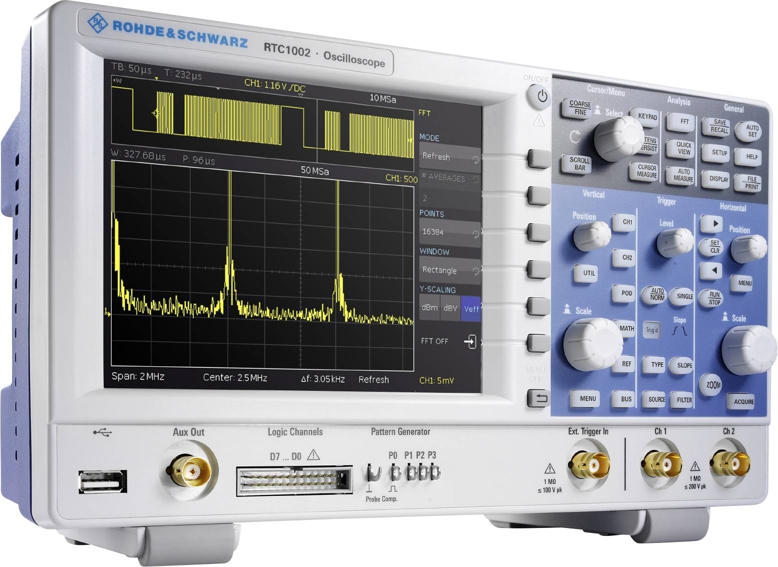 Oscilloscope à deux affichages numériques montrant des signaux électriques sous forme d'ondes. Mesures et boutons de commande visibles.