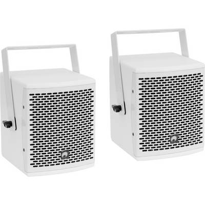 Deux enceintes blanches avec grille métallique et support de fixation réglable, adaptées à une installation murale intérieure.