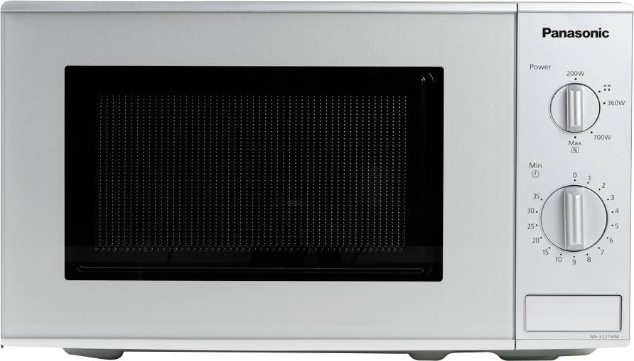 Four micro-ondes argenté avec deux boutons rotatifs pour les niveaux de puissance et le temps de cuisson. Logo de la marque en haut à gauche. Porte avec fenêtre en verre noir.