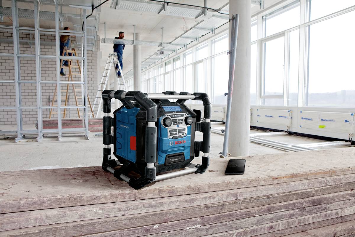 Bosch Professional GPB 18V-5 SC DAB+ Radio de chantier DAB+, FM Bluetooth, AUX protégé contre les projections d'eau-2