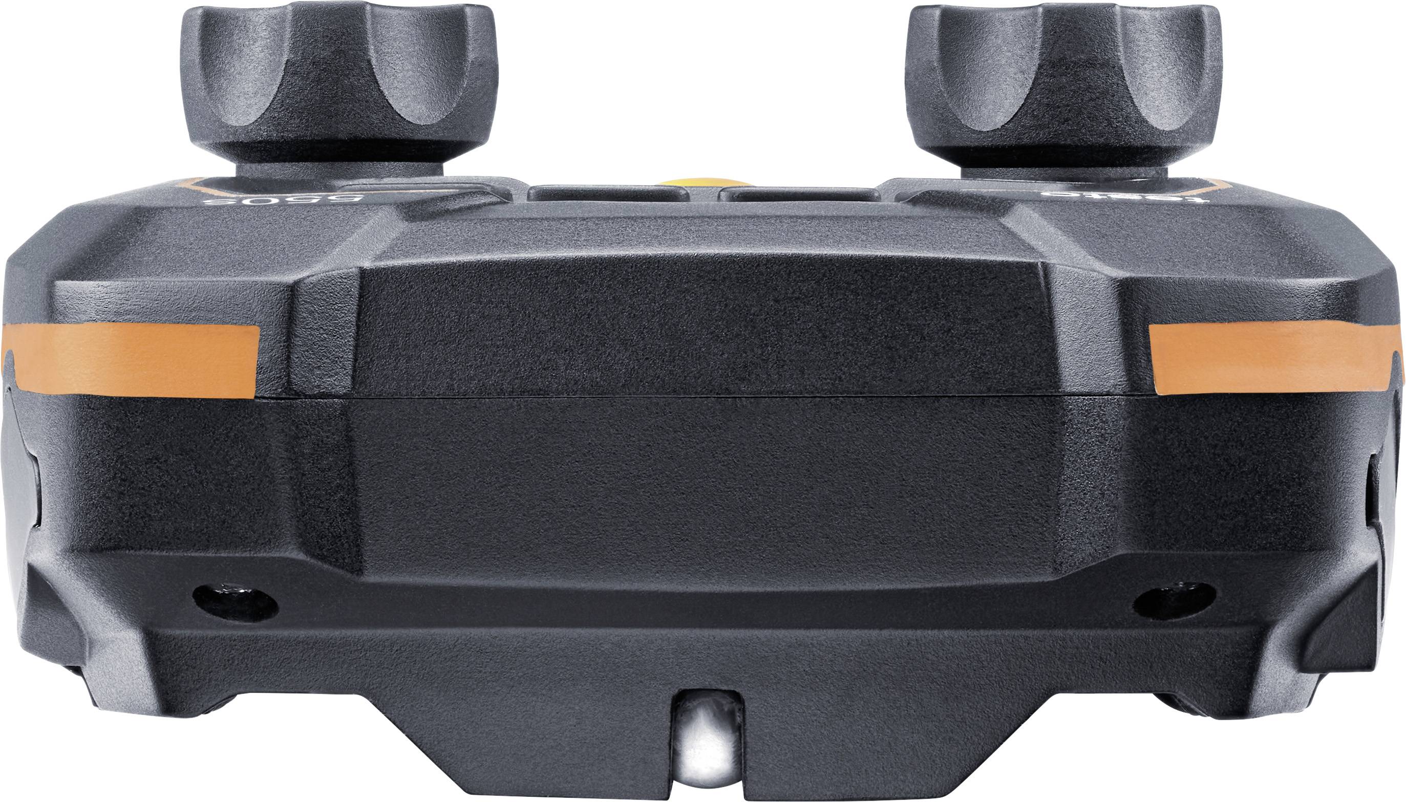 Appareil électronique noir et gris avec des touches orange, deux boutons rotatifs ronds et plusieurs connexions sur sa face inférieure.