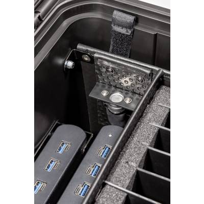 Boîtier USV avec ports USB et mousse amortissante. Particulièrement résistant, idéal pour un transport en toute sécurité.