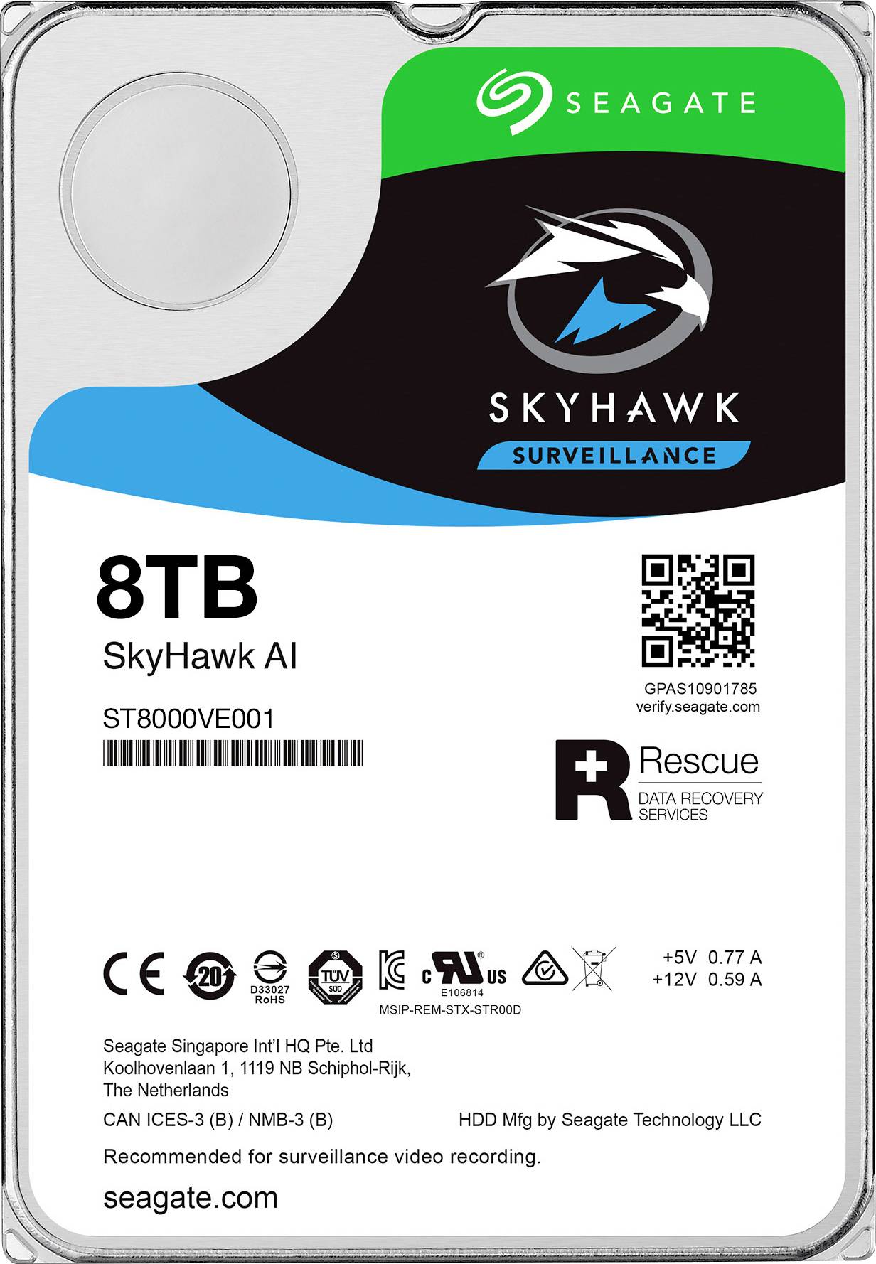 Disque dur Seagate de 8 To, modèle SkyHawk AI, adapté à la surveillance. Contient le numéro de série, le code QR et les informations énergétiques.