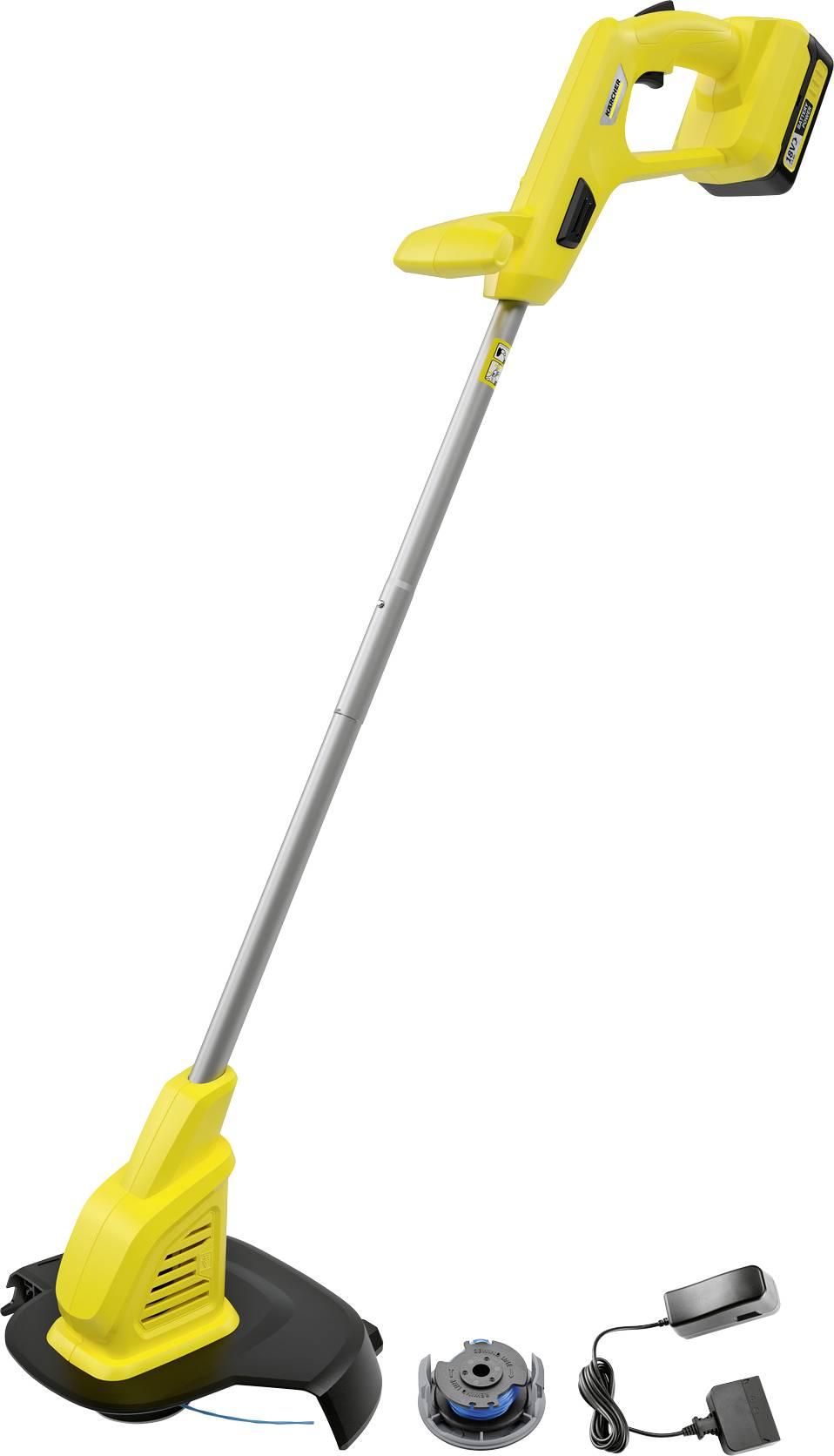 Un coupe-bordures jaune à batterie avec long manche, tête de coupe noire et batterie interchangeable, à côté de son chargeur et de son fil de coupe.