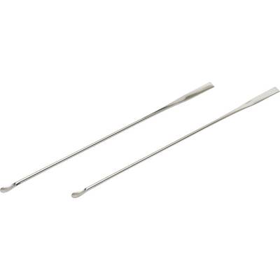 Deux cuillères en argent de tailles différentes, posées côte à côte sur un fond blanc.