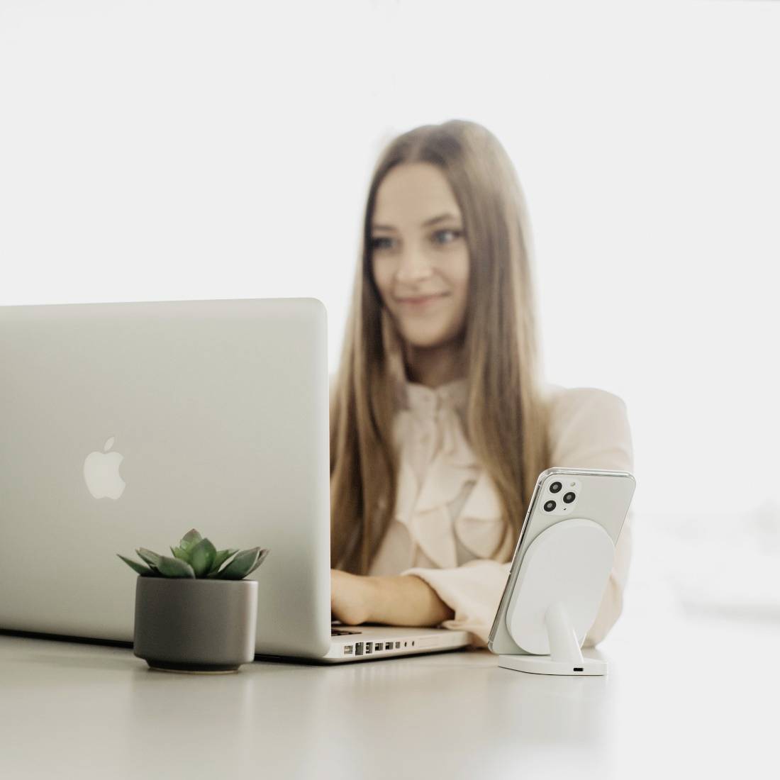 Hama Chargeur à induction 2000 mA QI-FC10S-Fabric 00188325 Sorties standard Qi blanc-1