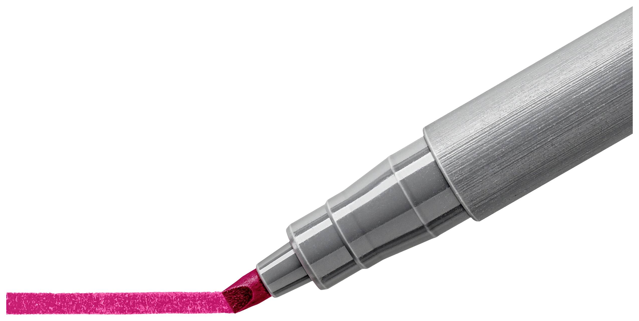 Un stylo feutre métallique dessine une ligne rose sur un fond blanc.