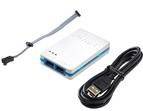 Un petit appareil blanc avec des touches bleues, accompagné d'un câble USB et d'un câble en nappe, probablement un module électronique ou un adaptateur.